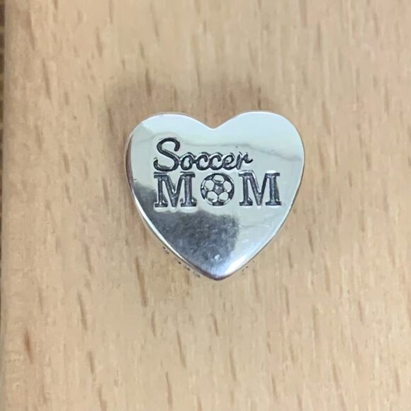 Pandora Soccer Mom Exclusive Travel Heart Charm Pendant, S925 Silver Bracelets - Picture 1 of 4